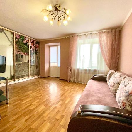 Apartpoltava Центр Полтави, Простора Та Зручна Квартира Біля Пует, 2-Окремі Кімнати, Звітна Документація Для Відрядження Eksteriør billede